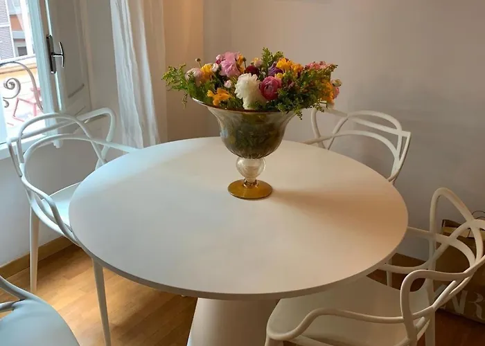 Guesthost - Piazza Di Spagna Classy * Рим